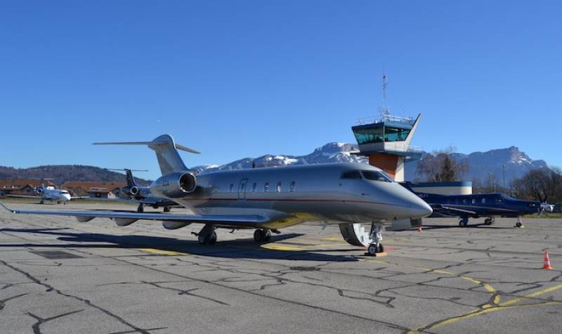 Réserver une voiture avec chauffeur à l'aéroport d'Annecy