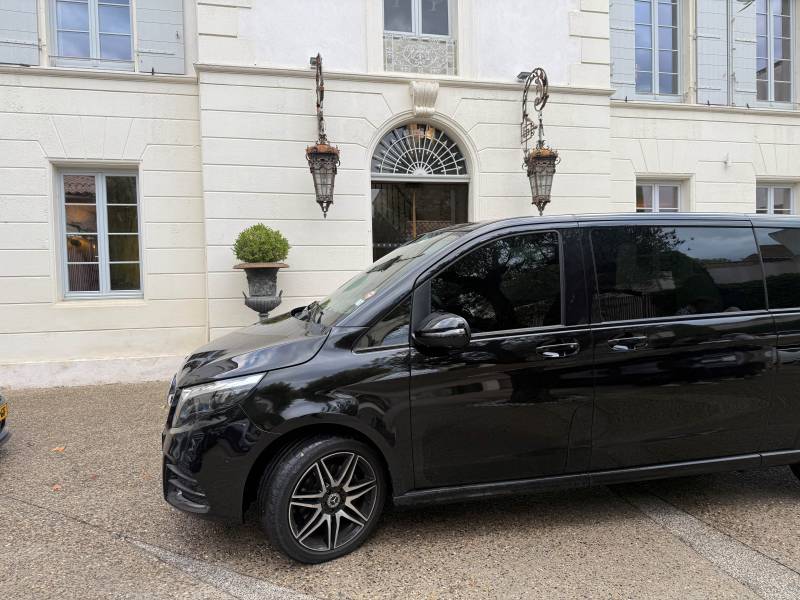 Réserver un chauffeur privé entre l’aéroport de Marseille et Saint-Rémy-de-Provence