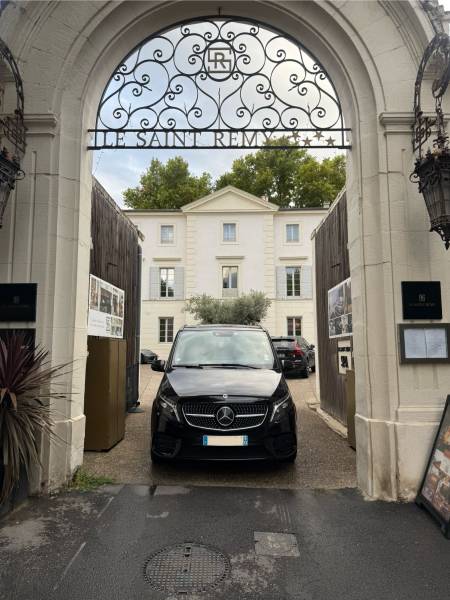 Réserver un chauffeur privé entre l’aéroport de Marseille et Saint-Rémy-de-Provence