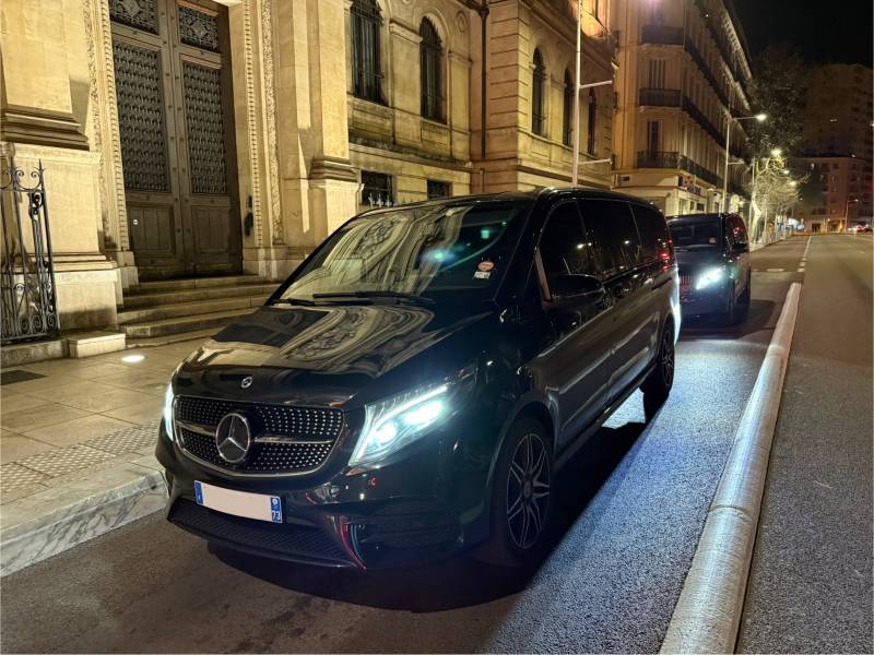 Réserver un van avec chauffeur privé depuis l’aéroport Marseille-Provence vers Toulon et ses environs