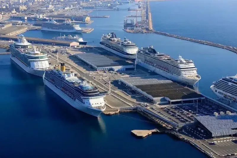 Réserver un van 7 ou 8 places depuis la gare ou l’aéroport vers le port de croisière de Marseille